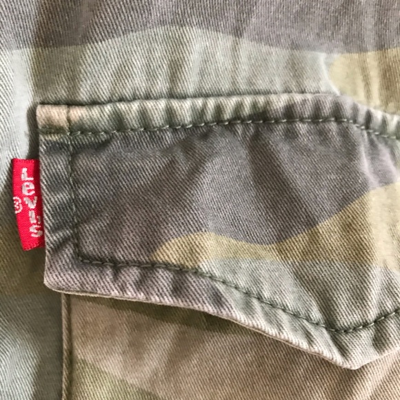 Levi’s Camo Utility Jacket Size Small - Picture 5 of 12
